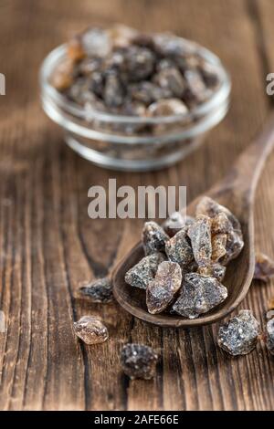 Porzione di roccia marrone Candy come dettagliato di close-up shot (messa a fuoco selettiva) Foto Stock