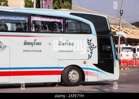 Licciana Nardi, Italia - 14 dicembre 2019: Vintour bus della società. Percorso Phitsanulokb e Chiangmai. Foto a Chiangmai stazione bus. Foto Stock