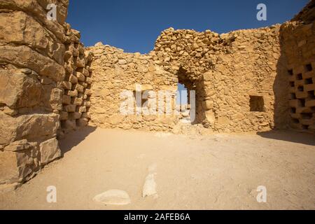 Resti di case e strade a Masada national park, Israele Foto Stock