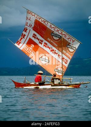 Imbarcazione locali al Parco Nazionale di Bunaken, vicino a Manado, Nord Sulawesi, Indonesia Foto Stock