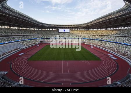 Dicembre 15, 2019, Tokyo, Giappone: il nuovo National Stadium è visto durante un tour dei media in seguito dalla costruzione cerimonia di completamento. I rappresentanti della stampa hanno visitato la sede per il prossimo Tokyo 2020 Giochi Olimpici e Paraolimpici dopo il Giappone il Primo Ministro Shinzo Abe e governatore di Tokyo Yuriko Koike ha partecipato alla costruzione cerimonia di completamento. (Credito Immagine: © Rodrigo Reyes Marin/ZUMA filo) Foto Stock