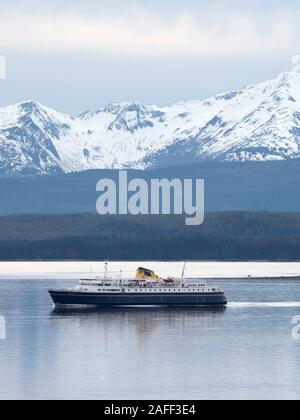 M/v Malaspina voce di Auke Bay, Chilkat Gamma (bkgd.), a sud-est di Alaska. Foto Stock