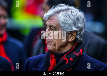 Milano, Italia. 15 Dic, 2019. Gianni Rivera celebrazione 120 anni milanduring AC Milan vs Sassuolo, italiano di calcio di Serie A del campionato Gli uomini in Milano, Italia, 15 Dicembre 2019 - LPS/Fabrizio Carabelli Credito: Fabrizio Carabelli/LP/ZUMA filo/Alamy Live News Foto Stock