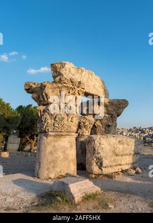 Colonna, rovine della cittadella di Amman, Giordania Foto Stock
