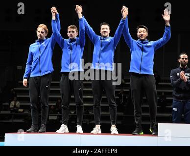 Chiba, Giappone. 15 Dic, 2019. Noi del team di scherma durante la cerimonia di premiazione della scherma World Cup 2019 in Chiba, Giappone. Foto scattata sul dicembre 15, 2019. Foto di: Ramiro Agustin Vargas Tabares Credito: Ramiro Agustin Vargas Tabares/ZUMA filo/Alamy Live News Foto Stock