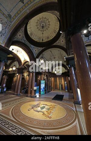 Hall reception, ingresso grande, mosaico, lasciare Glasgow fiorire, Glasgow City Chambers, municipio, George Square, Strathclyde, Scozia, Regno Unito, G2 1DU Foto Stock