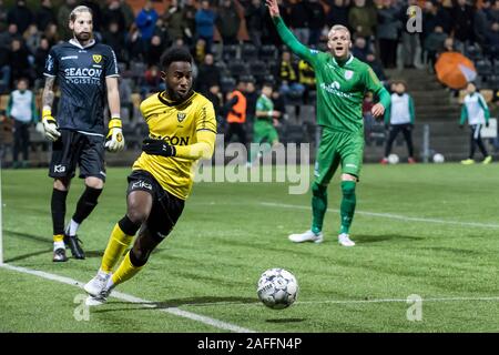 14-12-2019: Voetbal: VVV Venlo v PEC Zwolle: Venlo Soccer Eredivisie 2019-2020 L-R Giovanni Yeboah di vvv Venlo Foto Stock