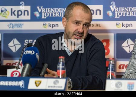 14-12-2019: Voetbal: VVV Venlo v PEC Zwolle: Venlo Soccer Eredivisie 2019-2020 L-R Jay Driessen di vvv Venlo Foto Stock