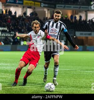 15-12-2019: Voetbal: Heracles Almelo v FC Utrecht: Almelo Eredivisie Voetbal 2019-2020 L-R Willem Janssen di FC Utrecht e Robin Propper di Eracle Almelo Foto Stock
