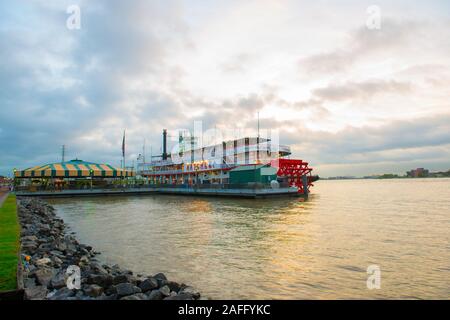 Natchez Steamboat ormeggiata al porto di New Orleans, in Louisiana, Stati Uniti d'America. Foto Stock