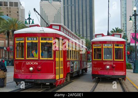 RTA Streetcar Canal percorso di linea 47 o il percorso 48 sul Canal Street nel centro di New Orleans, in Louisiana, Stati Uniti d'America. Foto Stock