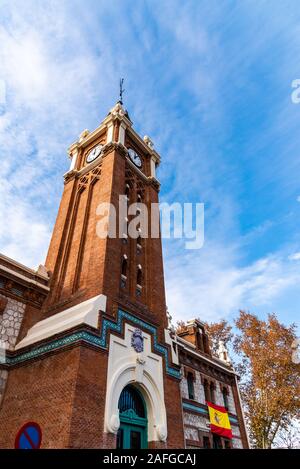 Madrid, Spagna - 9 Dicembre 2019: Matadero centro culturale di Madrid Rio. Matadero Madrid è un ex mattatoio nel distretto di Arganzuela, che Foto Stock