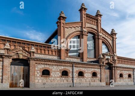 Madrid, Spagna - 9 Dicembre 2019: Matadero centro culturale di Madrid Rio. Matadero Madrid è un ex mattatoio nel distretto di Arganzuela, che Foto Stock