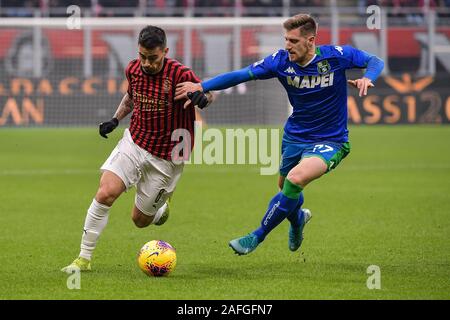 Milano, Italia. 15 Dic, 2019. Suso del Milan durante la Serie A match tra AC Milan e Sassuolo allo Stadio San Siro di Milano, Italia il 15 dicembre 2019. Foto di Mattia Ozbot. Solo uso editoriale, è richiesta una licenza per uso commerciale. Nessun uso in scommesse, giochi o un singolo giocatore/club/league pubblicazioni. Credit: UK Sports Pics Ltd/Alamy Live News Foto Stock