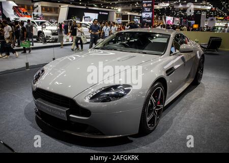 Nonthaburi, Tailandia, Dicembre 2018 : Aston Martin Vantage V8 coupe s sul display in Bangkok International Motor Expo 2018 a IMPACT Arena exhibition M Foto Stock