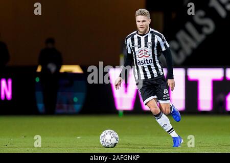 Almelo, Paesi Bassi. 15 Dic, 2019. ALMELO, Heracles Almelo - FC Utrecht, 15-12-2019, calcio, Eredivisie Olandese, stagione 2019-2020, Polman Stadium, Heracles Almelo player Alexander Merkel Credito: Pro scatti/Alamy Live News Foto Stock
