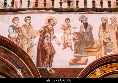 Canyon Martvili, Georgia - 15 Settembre 2017: affreschi medioevali nel monastero di Gelati. Foto Stock