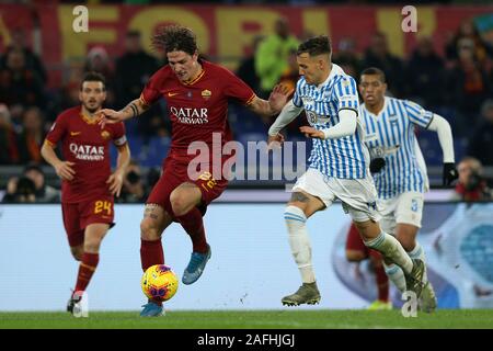 Roma, Italia. 15 Dic, 2019. Nicolo Zaniolo (Roma) in azione durante la Serie A match tra Roma e SPAL presso lo Stadio Olimpico sul dicembre 15, 2019 in Roma, Italia. Roma beat Spal da 3-1 per il sedicesimo round della Serie A (foto di Giuseppe Fama/Pacific Stampa) Credito: Pacific Press Agency/Alamy Live News Foto Stock