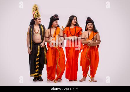 Ram,sita e ravan sorridente a lakshman Foto Stock