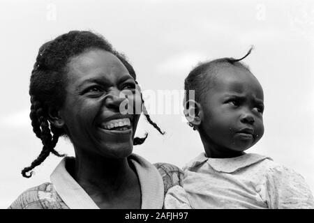 Anmut Mütterliche, 1967. Grazia materna, 1967. Foto Stock