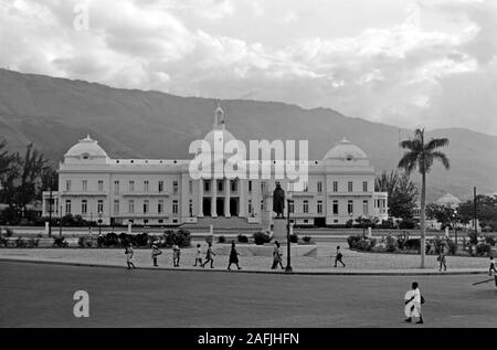 Dritter Präsidentenpalast von Haiti, 1967. Terzo il palazzo presidenziale di Haiti, 1967. Foto Stock