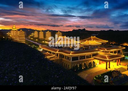 Tramonto a Fo Guang Shan Tempio del Buddha in Kaohsiung Taiwan. Foto Stock