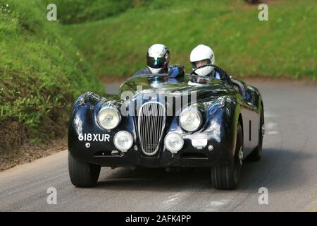 Un nero 1954 Jaguar XK120 a Shelsley Walsh, hillclimb Worcestershire, Regno Unito. Foto Stock