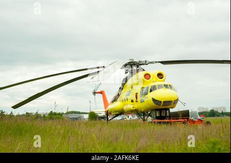 Il vecchio MI-10K elicottero Foto Stock