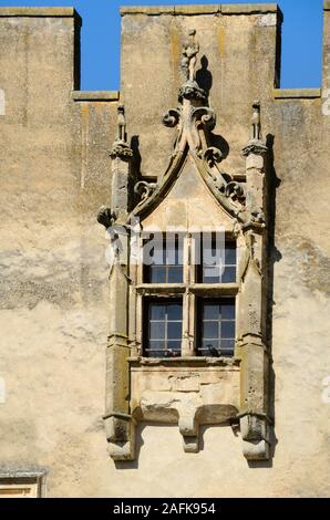 Finestra medievale, c xiv Castello o Château di Allemagne-en-Provence Alpes-de-Haute-Provence Provence Francia Foto Stock