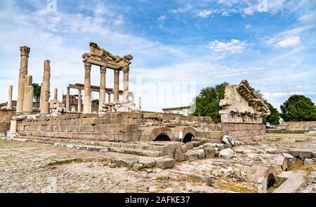 Il Tempio di Traiano in Pergamon, Turchia Foto Stock