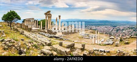 Il Tempio di Traiano in Pergamon, Turchia Foto Stock