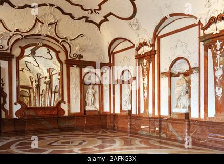 Il Palazzo del Belvedere di Vienna; la sala di marmo nella parte interna inferiore del Belvedere, Vienna Austria Foto Stock