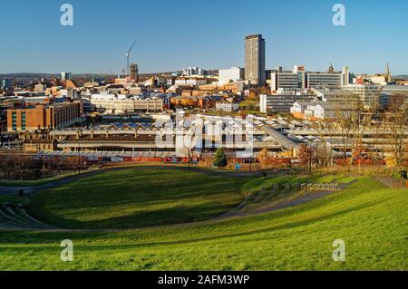 UK,South Yorkshire,Sheffield Skyline e anfiteatro da South Street Foto Stock