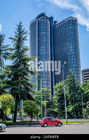 Residenziale ed elegante quartiere Chamberi, dove il leggendario Santiago Bernabeu Stadium si trova anche Foto Stock