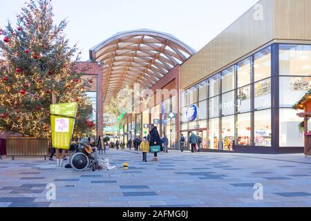 Il Lessico Centro Shopping a Natale, Braccan a piedi, Bracknell, Berkshire, Inghilterra, Regno Unito Foto Stock