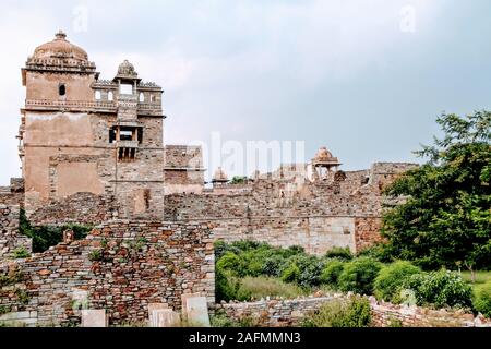 Chittorgarh Fort è uno dei più grandi fortezze in India. Si tratta di un patrimonio mondiale dell UNESCO.Il forte era la capitale di Mewar. Foto Stock