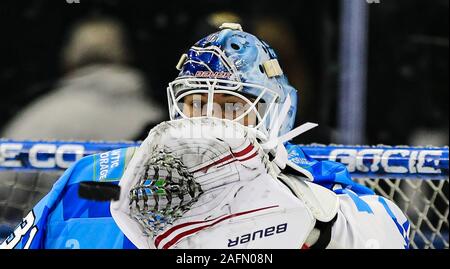 Il Jacksonville Icemen goaltender Michael McNiven (31) durante il warm up prima di un ECHL professional hockey gioco contro la Orlando orsi solare a Veterans Memorial Arena a Jacksonville, Florida, Sabato, Dicembre 14, 2019. [Gary Lloyd McCullough/CSM] Foto Stock