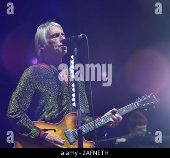 BRISTOL, Inghilterra, Regno Unito - Sep 01, 2018: Paul Weller, precedentemente la marmellata e stile consiglio, nelle prestazioni al Festival Downs, Clifton, Br Foto Stock