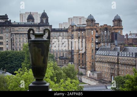 Glasgow Royal Infirmary visto dalla necropoli Foto Stock