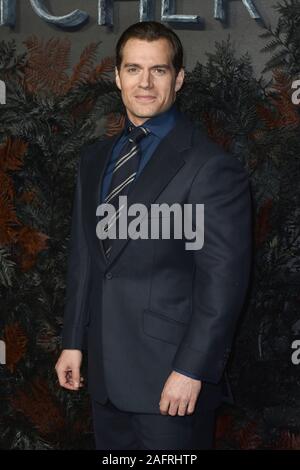 Londra, Regno Unito. Xvi Dec, 2019. LONDON, Regno Unito - 16 dicembre 2019: Henry Cavill assiste la prima mondiale di "The Witcher' a VUE Leicester Square a Londra. Credito: SOPA Immagini limitata/Alamy Live News Foto Stock