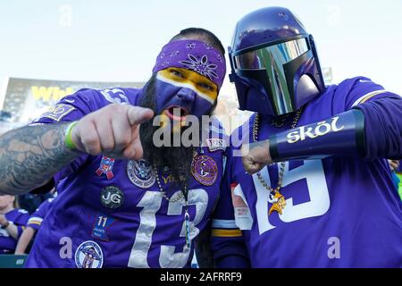 Carson, California, Stati Uniti d'America. 15 Dic, 2019. Minnesota Vikings tifosi durante il gioco di NFL tra il Los Angeles Chargers e il Minnesota Vikings presso la dignità Salute Sport Park di Carson, California. Charles Baus/CSM/Alamy Live News Foto Stock