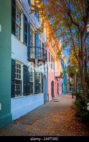 Charleston è la più antica e la più grande città negli Stati Uniti Stato della Carolina del Sud, noto per il suo ruolo di grandi dimensioni in American commercio di schiavi. La città è il c Foto Stock