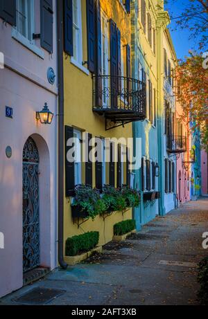 Charleston è la più antica e la più grande città negli Stati Uniti Stato della Carolina del Sud, noto per il suo ruolo di grandi dimensioni in American commercio di schiavi. La città è il c Foto Stock