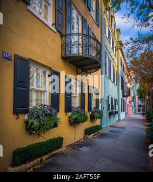 Charleston è la più antica e la più grande città negli Stati Uniti Stato della Carolina del Sud, noto per il suo ruolo di grandi dimensioni in American commercio di schiavi. La città è il c Foto Stock