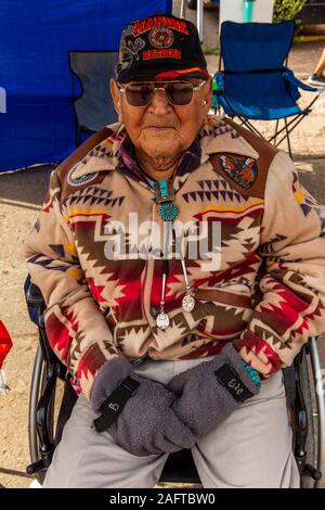 Agosto 10, 2019 - GALLUP NEW MEXICO, STATI UNITI D'AMERICA - Ritratto di Native American man a 98Gallup Inter-tribal Indian Ceremonial, Nuovo Messico Foto Stock