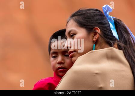 Agosto 10 & 11, 2019 - GALLUP NEW MEXICO, STATI UNITI D'AMERICA - Ritratto di Native American donna presso il novantottesimo Gallup Inter-tribal Indian Ceremonial, Nuovo Messico Foto Stock