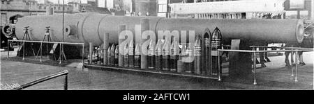 . Scientific American Volume 91 Numero 09 (Agosto 1904). iage pronta per lo sparo. Asimilar presentano è costituito di un puledro machinegun ha automatico. Nelle vicinanze ci sono un 3 pollici rapid-fire campo di pistola,un Vickers-Maxim pistola automatica e due mitragliatrici Gatling,tutti montati su rispettivi carrelli. Un appr-larly caratteristica interessante è una serie di quindici ma-semiscafi, mostrato durante il funzionamento rendendo le cartucce a sfera peril army fucile. La Springfield Armory presenta, ina molto interessante il display, lo sviluppo di dispositivi portatili di un documento è stato letto durante l'ultima riunione del ParisAcademy delle scienze sull'azione di TerrestrialM Foto Stock