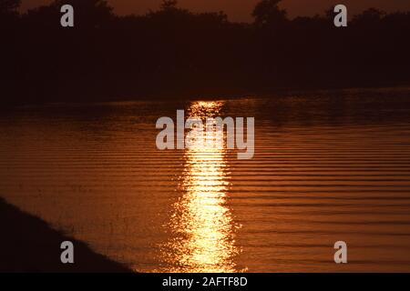 Vista al tramonto sul Lago di città bella, Chandigarh Foto Stock