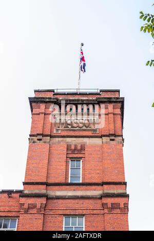 Mattone rosso torre di Sir Richard Arkwright il cotone e il mulino di tessili a Masson Mills Museum DERBYSHIRE REGNO UNITO Foto Stock