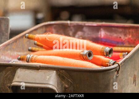 Close up di rocche e macchine tessili in Sir Richard Arkwright il cotone e il mulino di tessili a Masson Mills Museum DERBYSHIRE REGNO UNITO Foto Stock